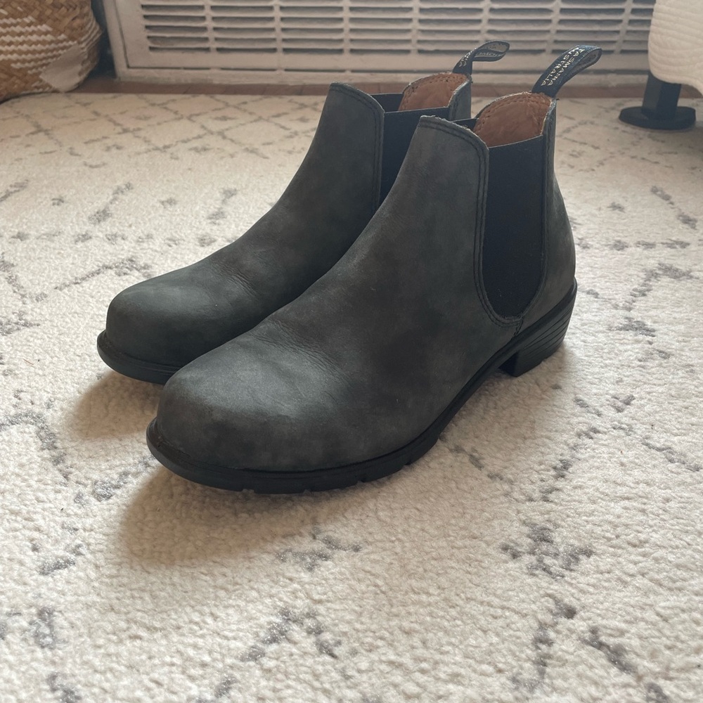 Grey Blundstone Ankle Boot